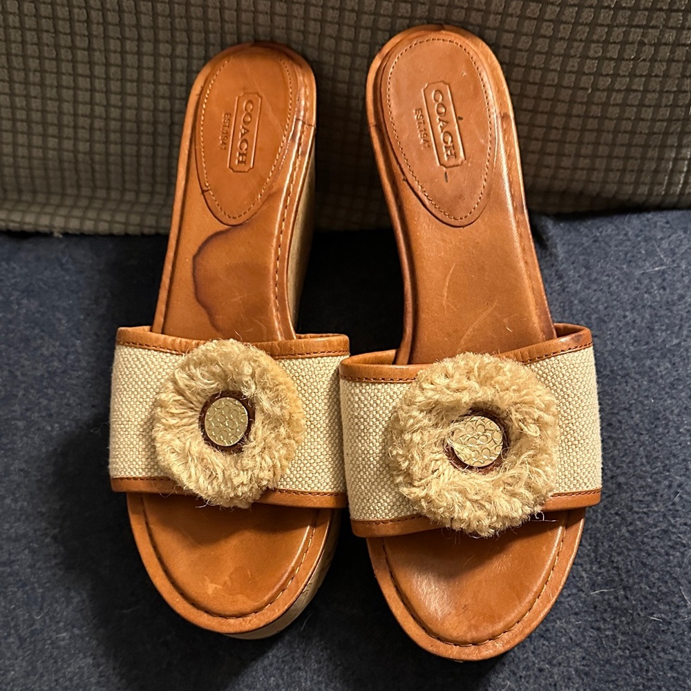 Coach Women's Tan and Cream Slide Sandals with Floral Accent